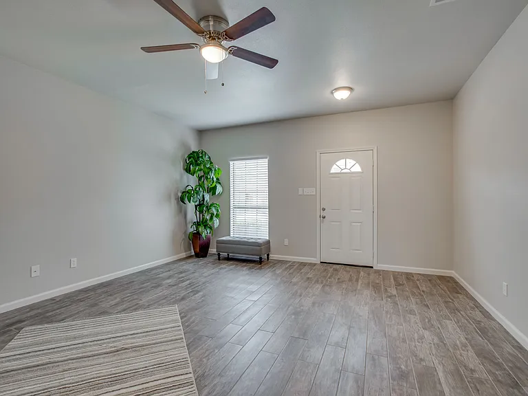 224 Samuel Blvd #K-5 — Photo 4