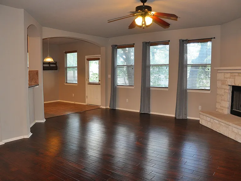 507 Las Colinas Dr — Photo 12