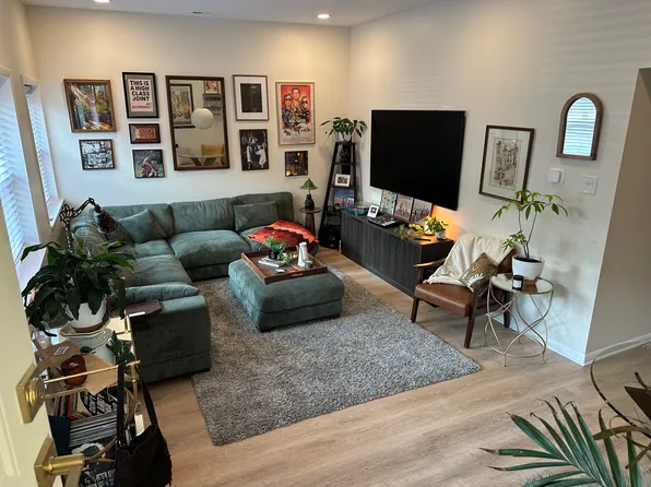 2059 N Seminary Ave Unit 1, Chicago, IL 60614