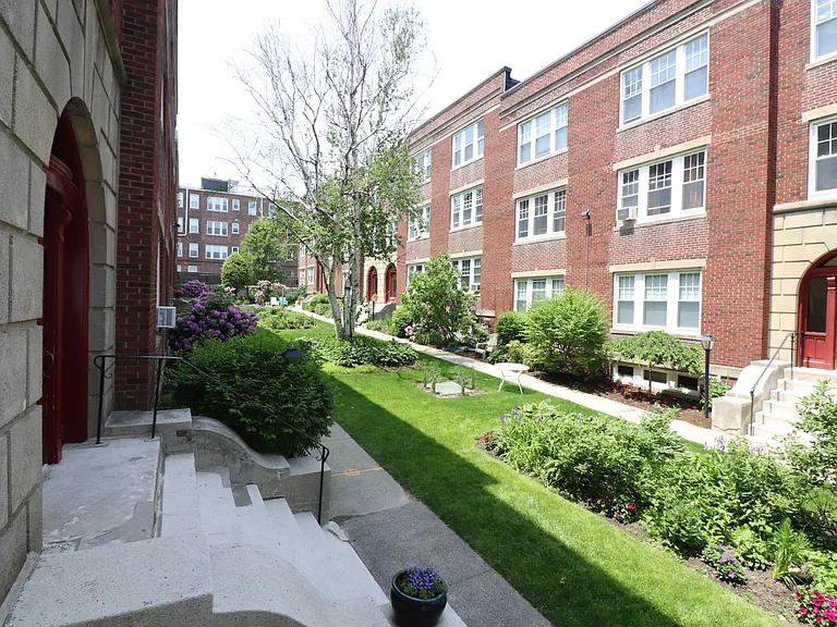 36 Saint Paul St #B — Photo 7