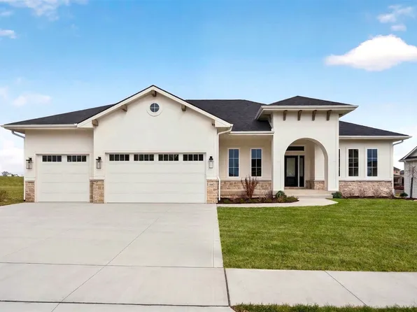 16217 Sharon Dr, Urbandale, IA 50323