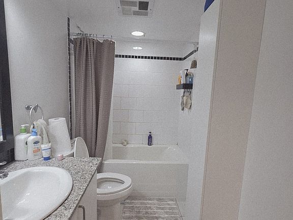 5th image of 33 Sheppard Ave E #611
