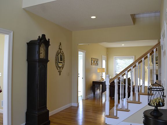 3rd image of 1651 Carolyn Dr