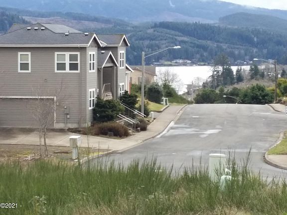 5th image of NE Voyage Ave Lot 46