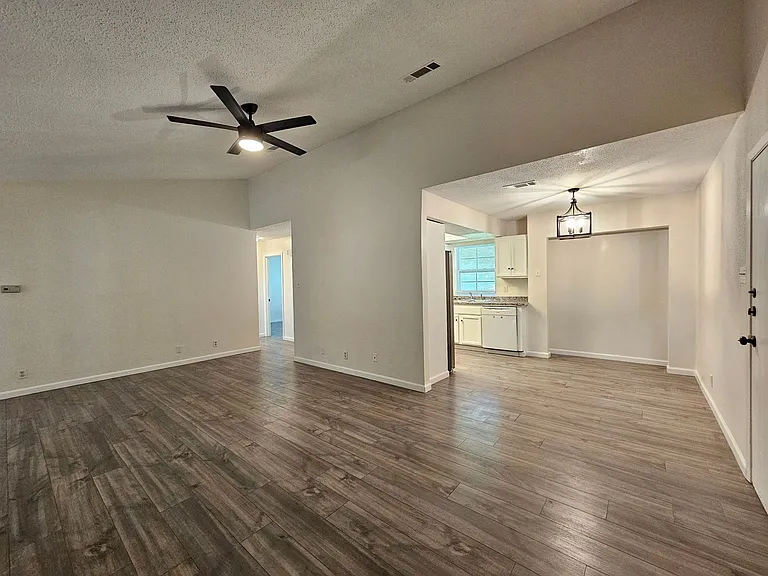 1208 Preswick Cir — Photo 7