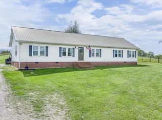 2211 N Lick Creek Rd, Byrdstown, TN 38549