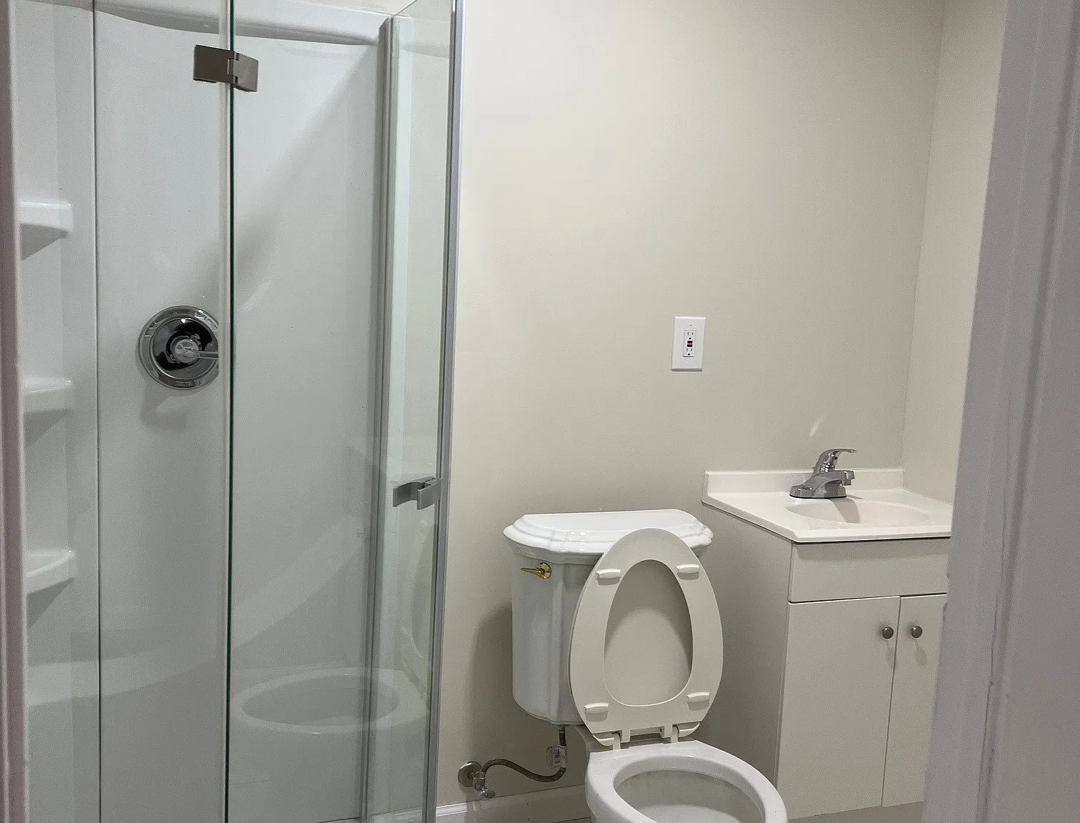 1 bed, 2200 sqft, $1,500 — Photo 1