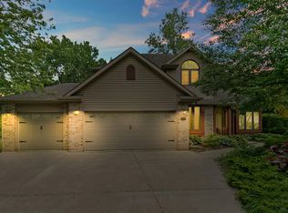 909 97th St, Pleasant Prairie, WI 53158