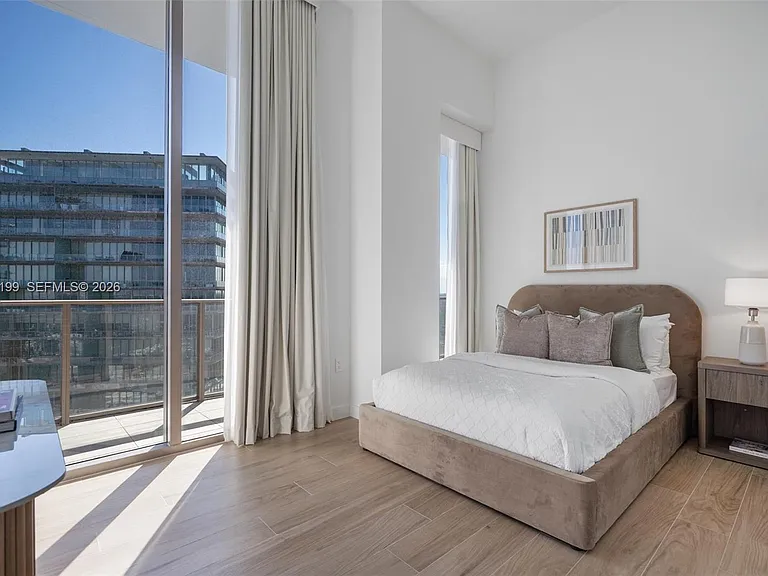 2655 S Bayshore Dr #1911 — Photo 33