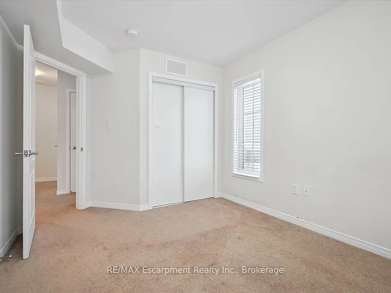 2441 Greenwich Dr #64 — Photo 35