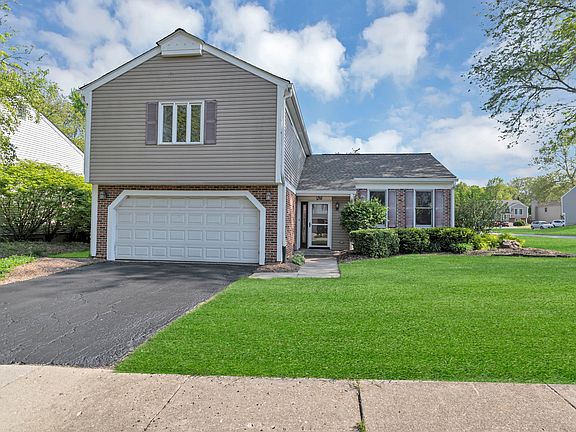 3rd image of 136 Sherman Ct