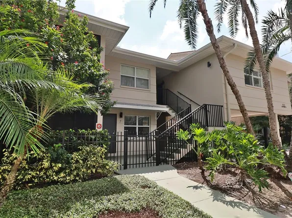 555 3rd St N APT 7, Saint Petersburg, FL 33701