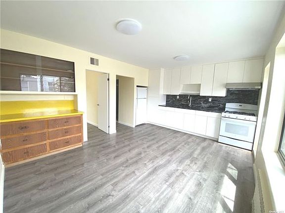 4th image of 91-21 87th St #2