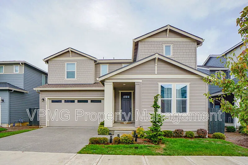 4 bed, 3.5 bath, 3074 sqft, $4,195 — Photo 1