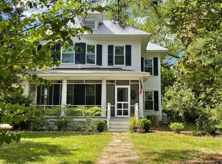 242 Steamboat Rd, Irvington, VA 22480