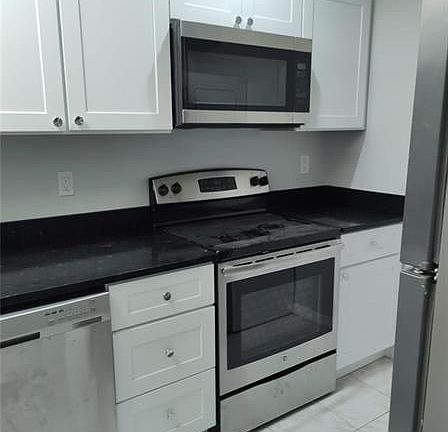 3rd image of 1022 Twin Lakes Dr