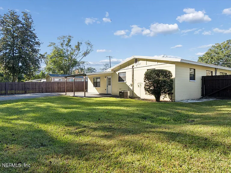 863 Westgate Dr — Photo 42