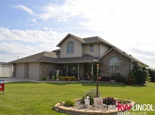 608 N 27th Cir, Beatrice, NE 68310