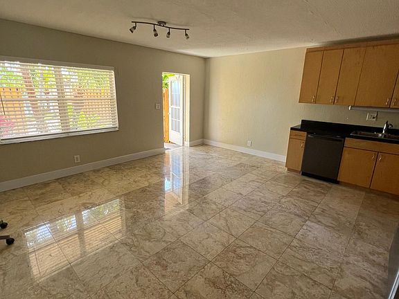 3rd image of 728 NE 13th Ct Unit 9