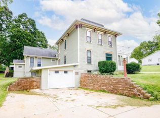 102 E Nelson St, Deerfield, WI 53531