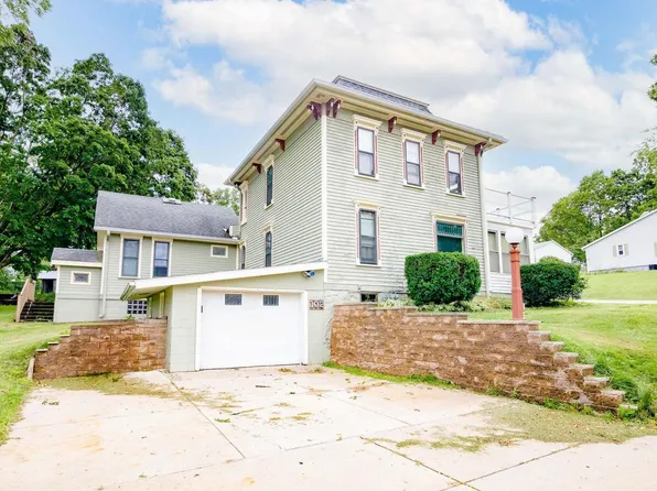 102 East Nelson Street, Deerfield, WI 53531