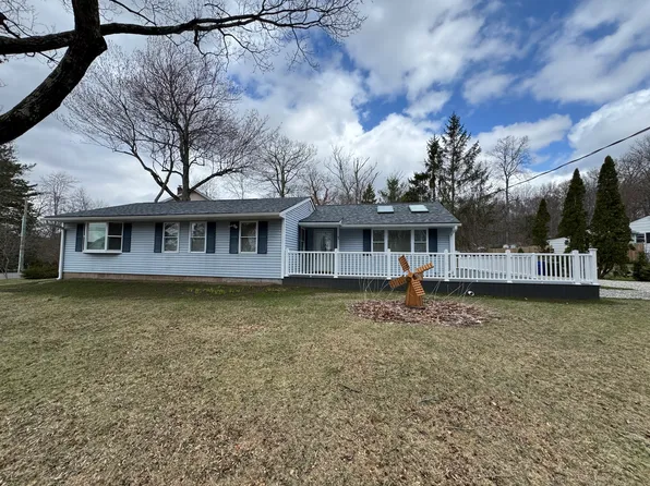 1 Llynwood Dr, Bolton, CT 06043