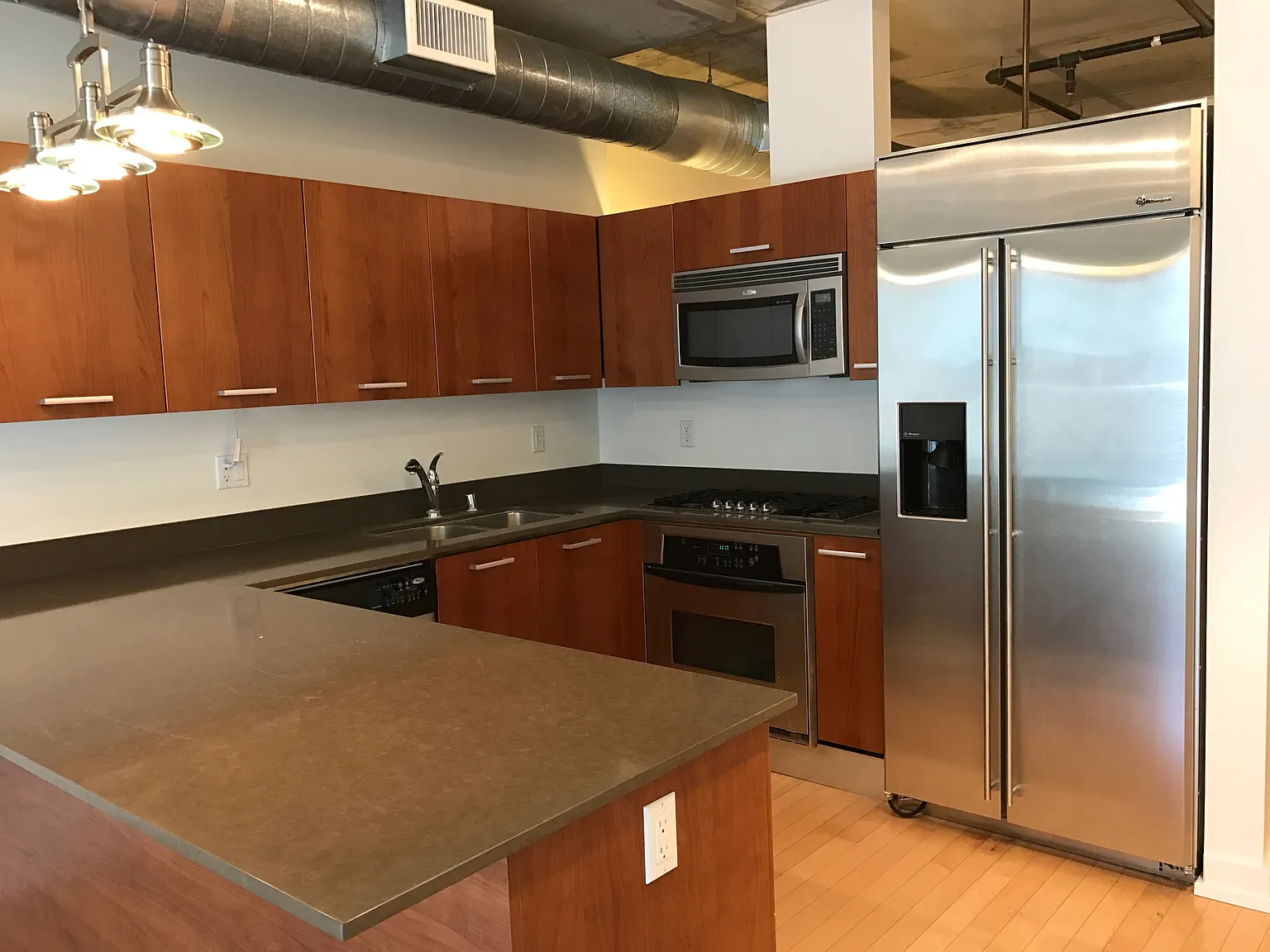 Studio, 660 sqft, $2,175 — Photo 3