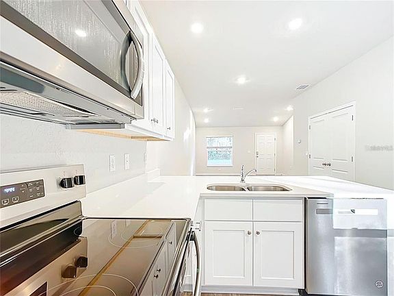 4th image of 3070 E Odier St