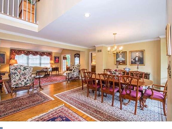 2nd image of 14 Bromley Ct