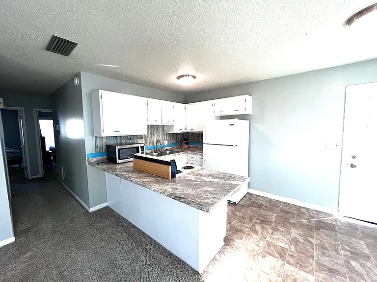 231 Poinsettia Dr — Photo 6