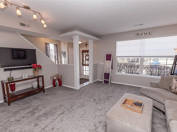 3rd image of 26165 Hawthorne Ct #C11