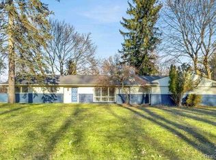 2861 Acorn Rd, Bloomfield Hills, MI 48302