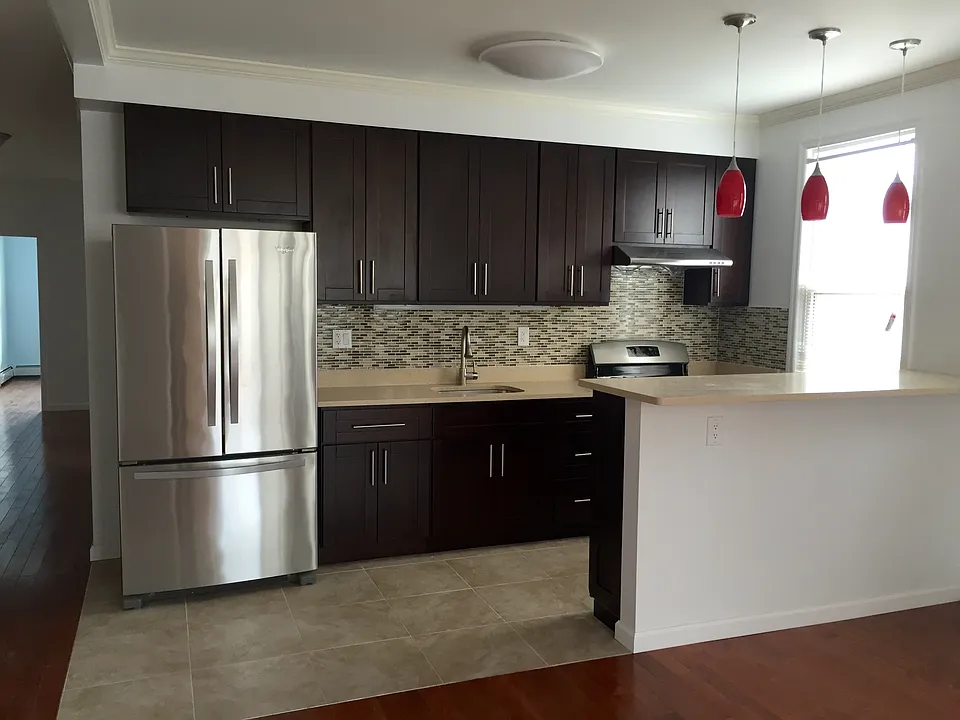 All NEW modern open eat-in kitchen with counter