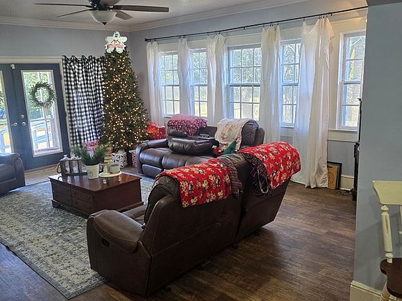 5th image of 101 W Louisville St