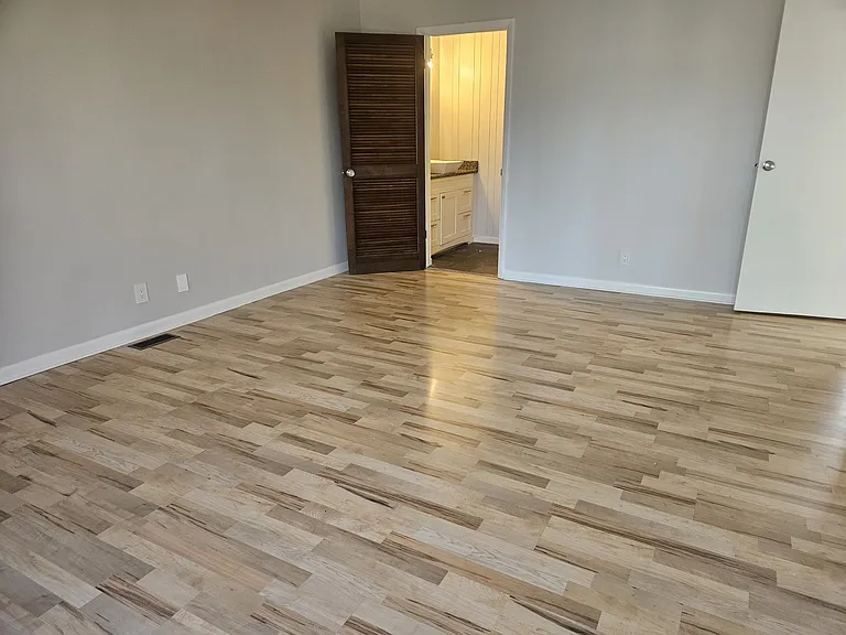 96 Schellinger Sq — Photo 17