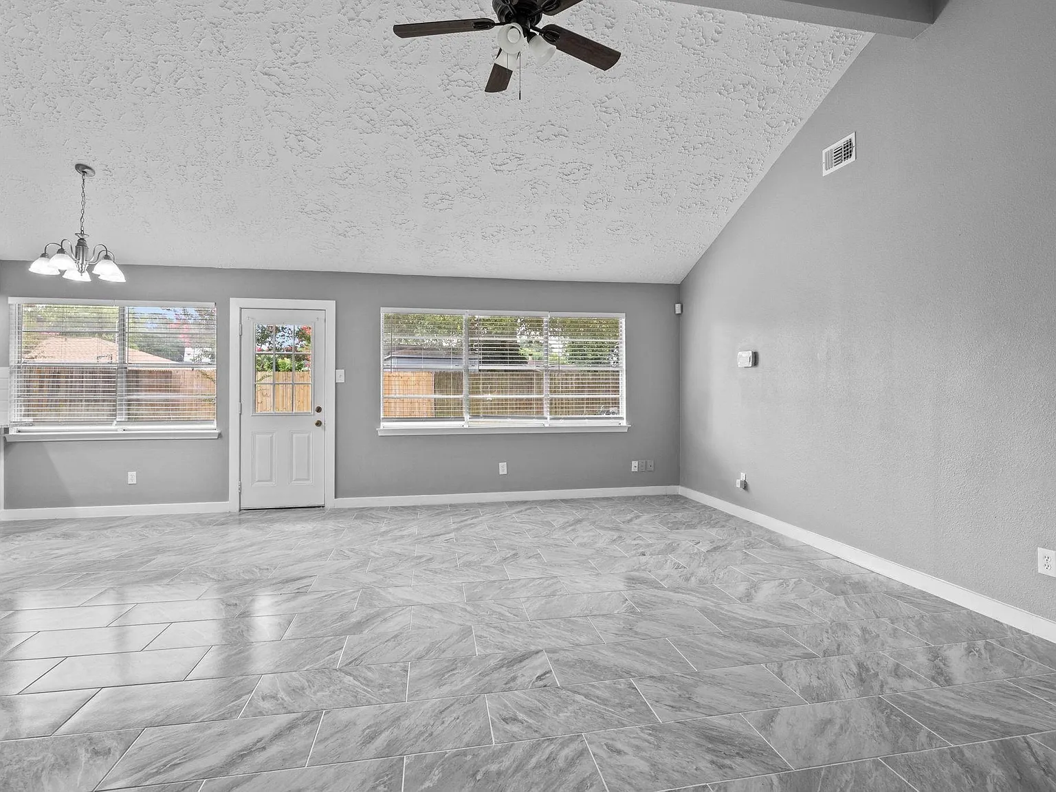 3 bed, 2.0 bath, 1226 sqft, $1,750 — Photo 4