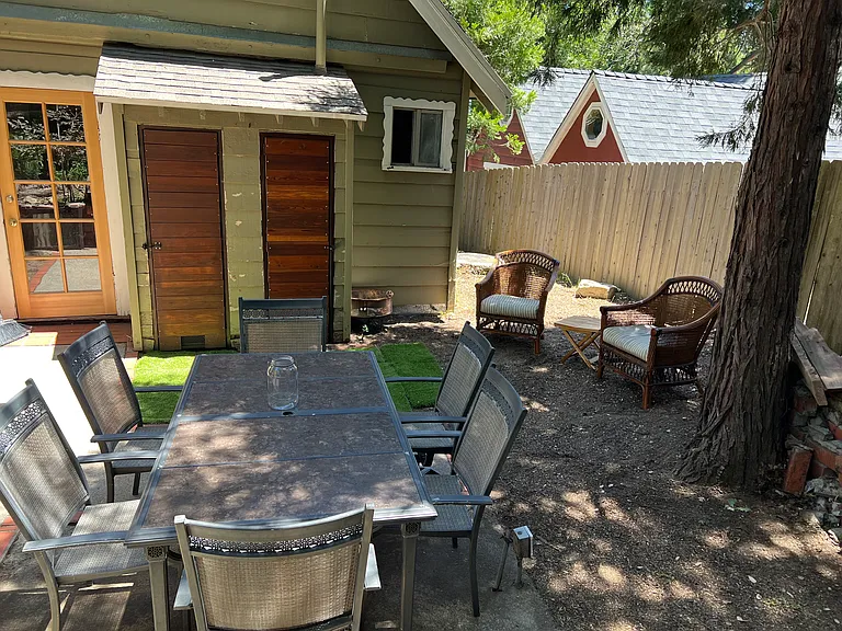689 Knoll Dr — Photo 8