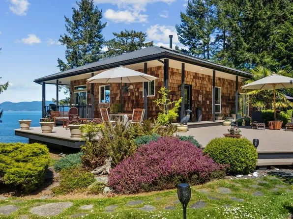 777 Mine Rd, Lasqueti, BC V0R 2J0