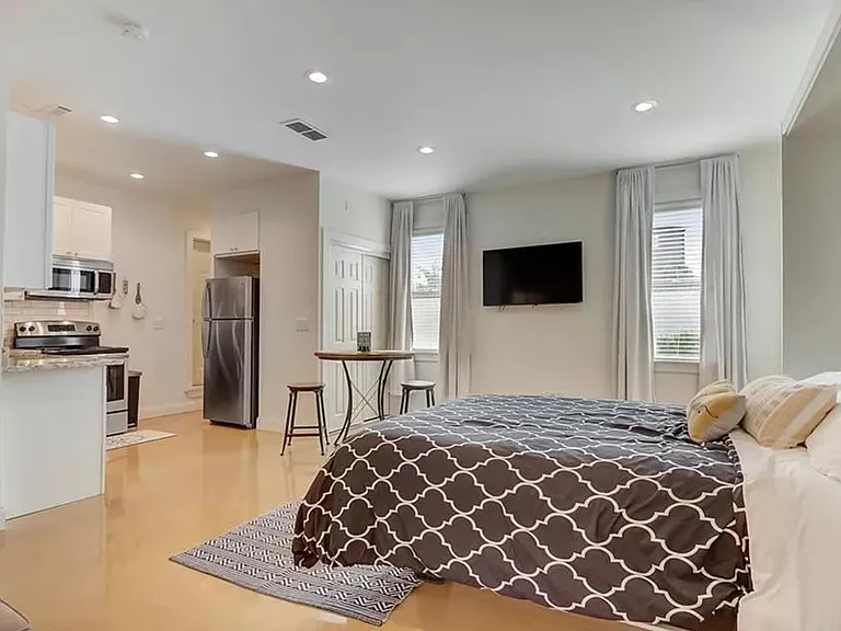 947 N Ormewood Park Dr SE #B — Photo 1