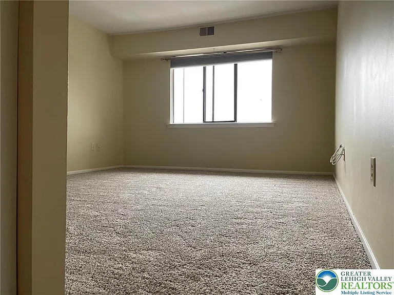 1590 Alta Dr — Photo 11