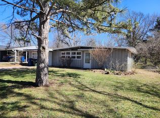 930 Madeline Ln, Lawrence, KS 66049