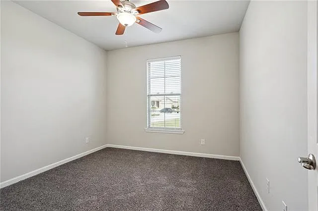 824 Lakeshore Village Dr — Photo 10