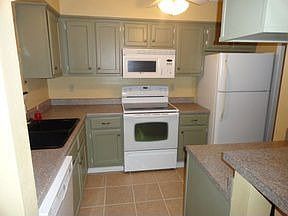 2nd image of 1904 Dartmouth St APT J3