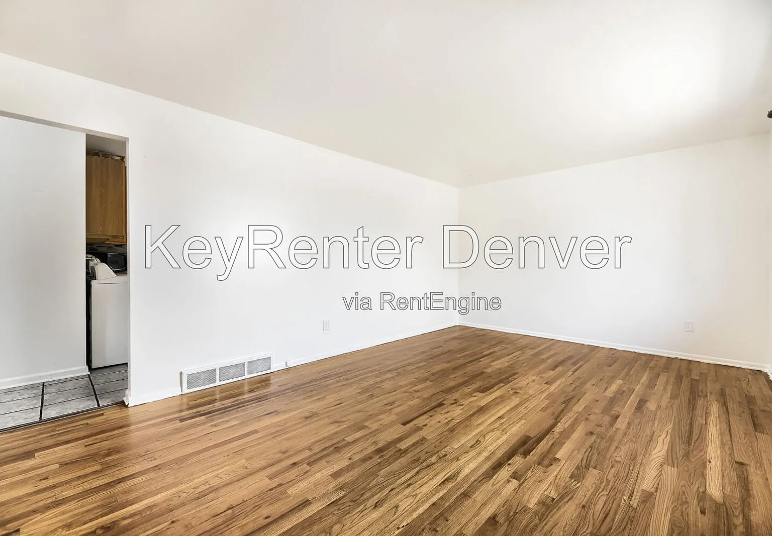 2 bed, 1.0 bath, 941 sqft, $1,800 — Photo 3