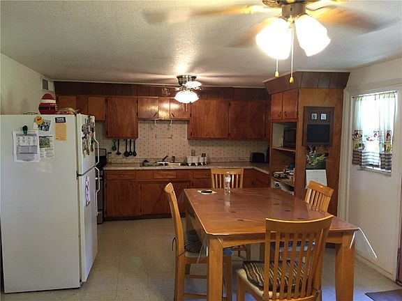 3rd image of 480 Gohman St