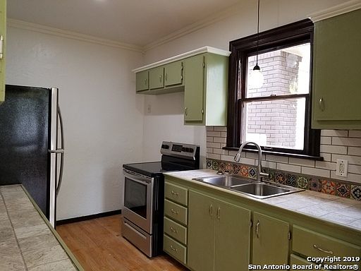 3rd image of 810 W Craig Pl APT 3