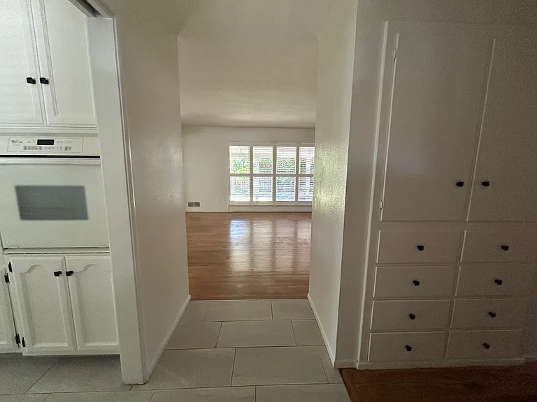 357 Birchwood Ct — Photo 9