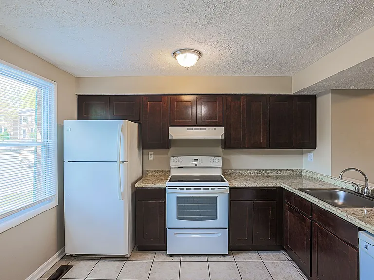 2509 Merrick Ct — Photo 4