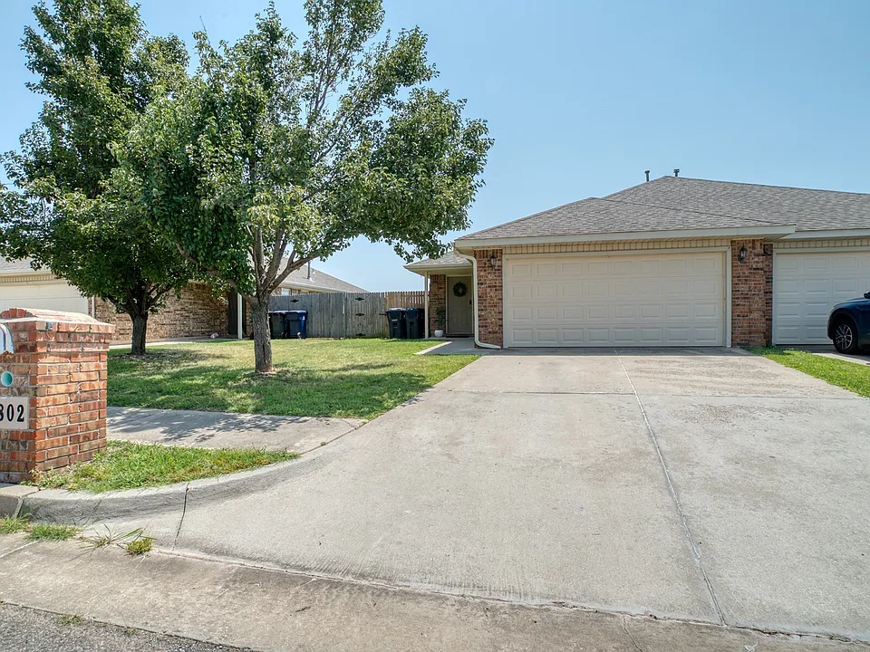 4800 SE 77th St
