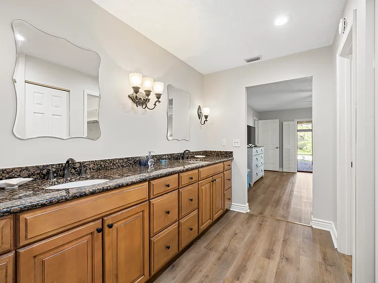4125 Pinar Dr — Photo 7